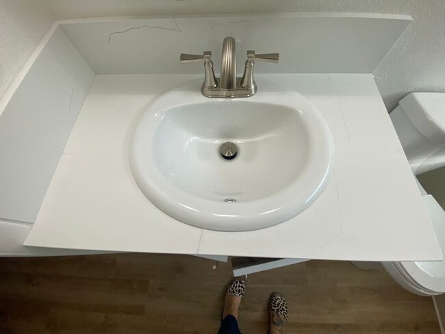 Building Photo - La Tierra Garden Apartment (29)