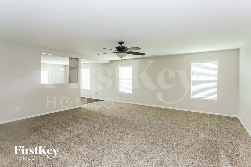 Building Photo - 657 Bright Orchid Ave