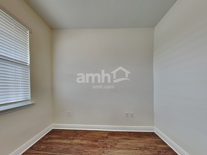 Building Photo - 20299 Calla Lily Dr