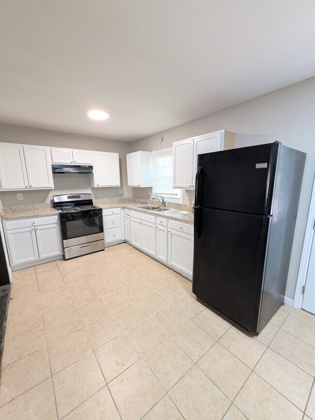 Building Photo - 905 Cone Rd