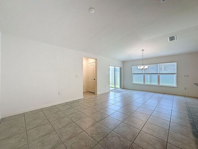 Building Photo - LIKE NEW HOME IN PRESERVATION POINT, Davenport