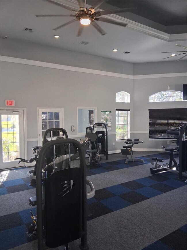 Building Photo - 13827 Fairway Island Dr