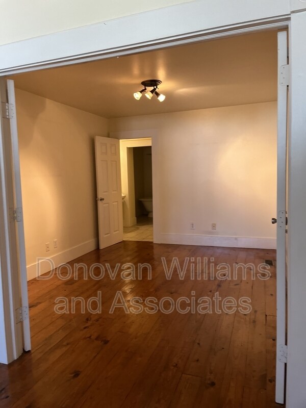 Building Photo - 135 E Wilson Ave
