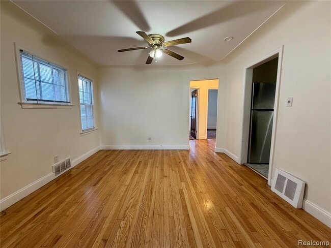 Building Photo - 6120 Middlesex St