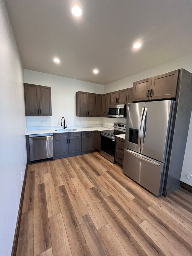 Building Photo - K591LI