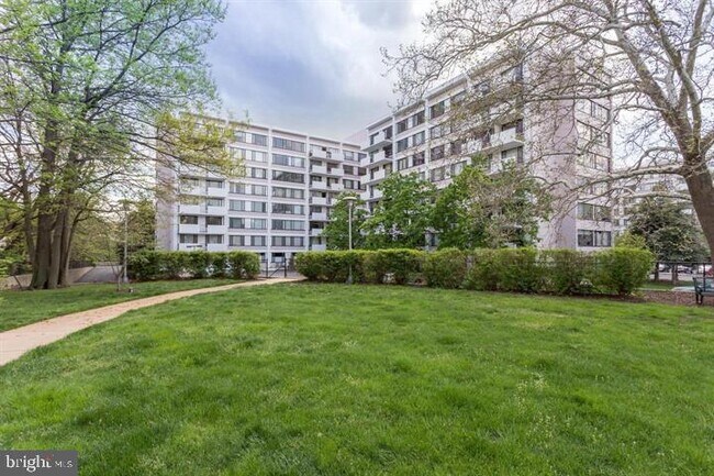 Building Photo - 4501 Arlington Blvd