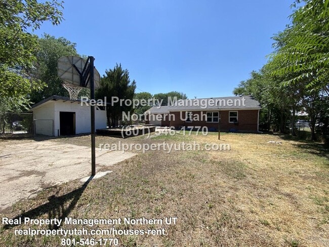 Building Photo - 5 Bedroom 2 Bath Rambler Now Available in ...