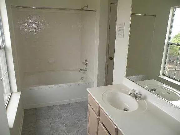 Building Photo - 310 Crossland Cove