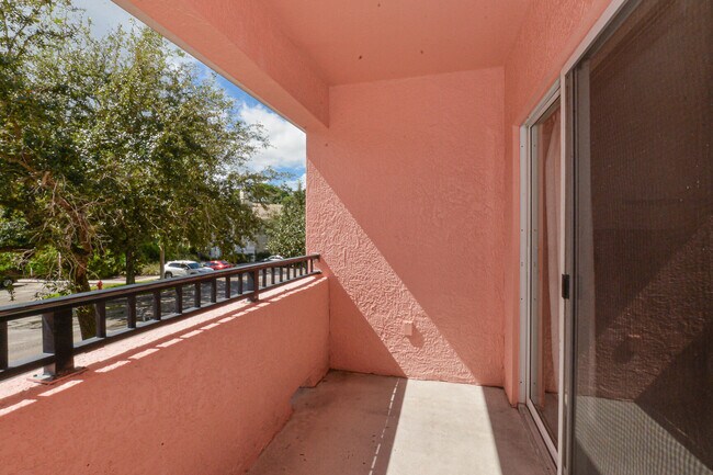 Building Photo - 106 SW Peacock Blvd