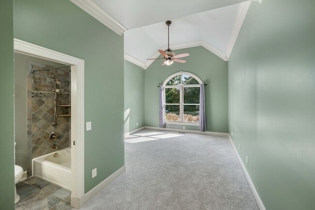 Building Photo - 1079 Ridgecrest Dr