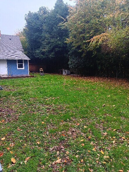 Building Photo - 4250 NE Hwy 20