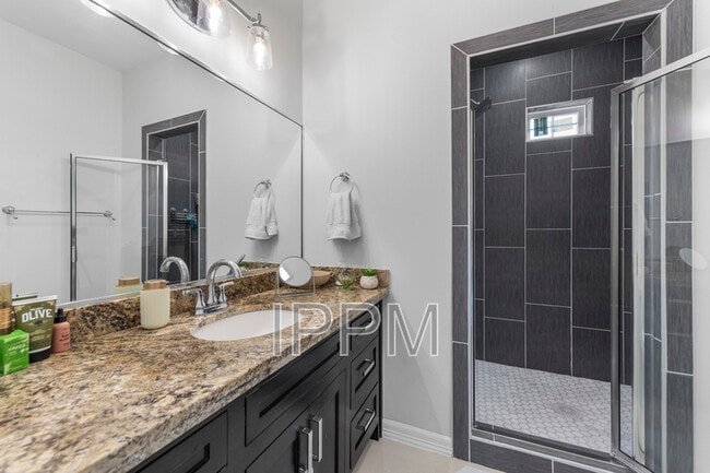 Building Photo - 1622 Helena Dr