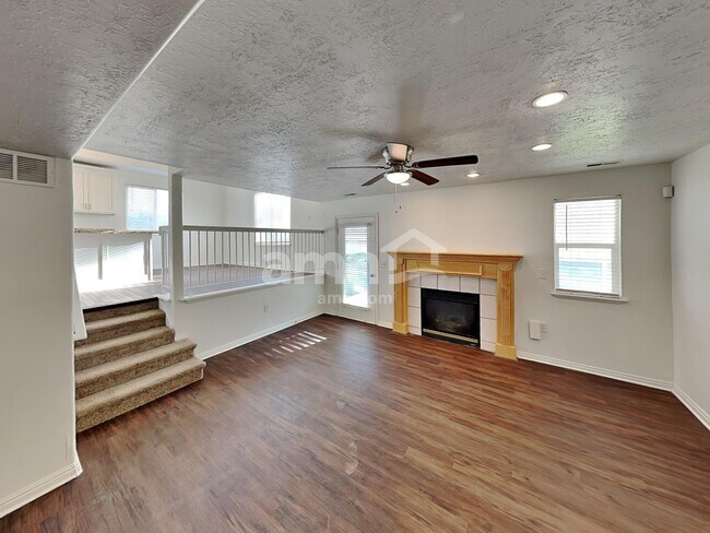 Building Photo - 5956 S Stone Flower Way