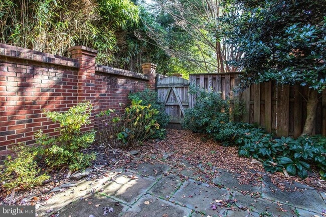 Building Photo - 1494 Hampton Hill Cir