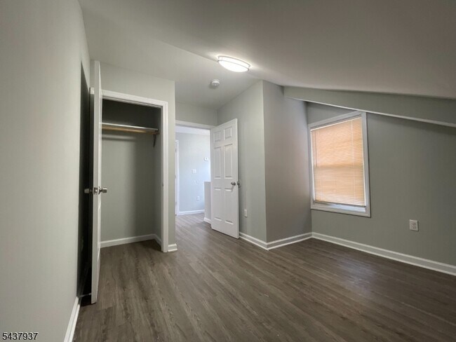Building Photo - 37 12th Ave
