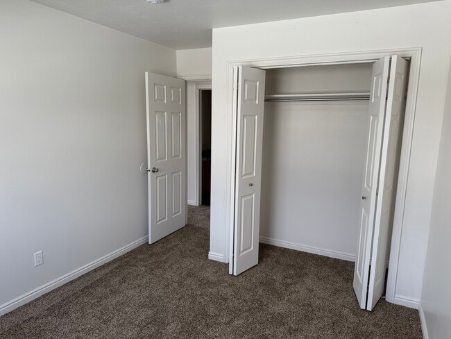 Building Photo - 2500 W 450 N