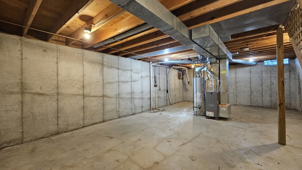 Building Photo - 680 Wildwood Dr
