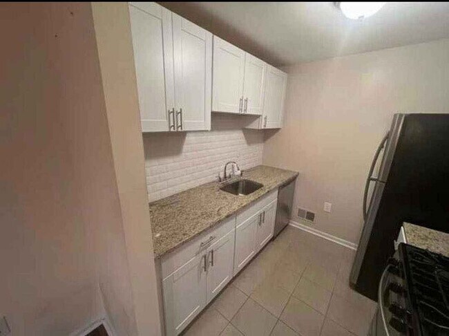 Building Photo - 106 Callahan Ct