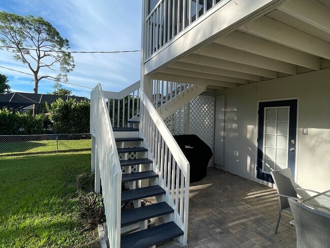 Building Photo - 1337 Center Ln