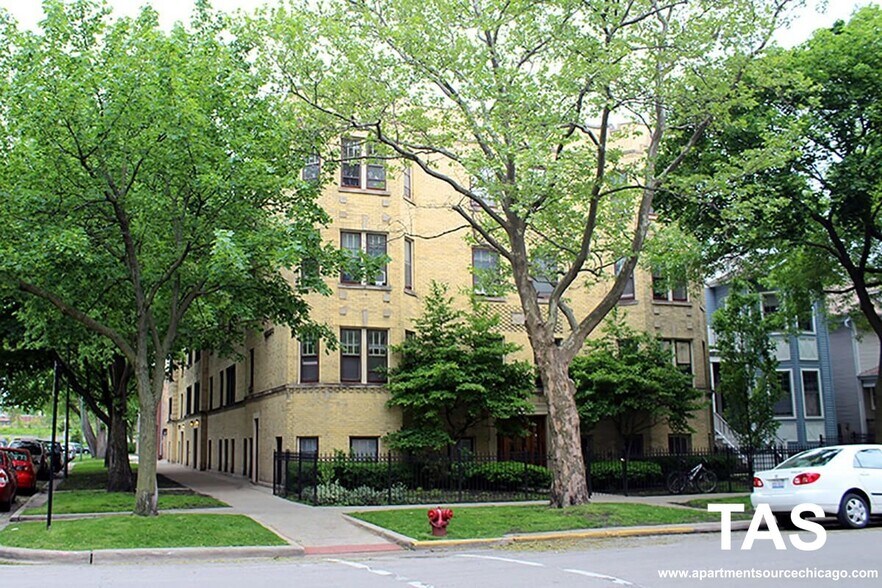 Building Photo - 5076 N Wolcott Ave