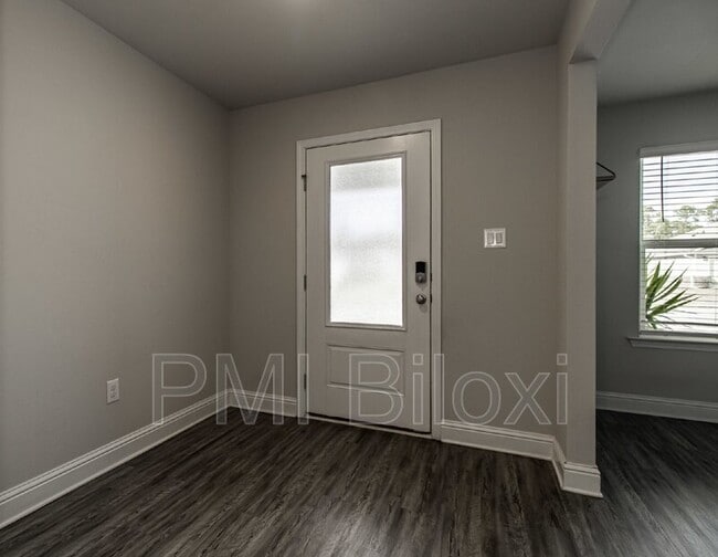 Building Photo - 6467 Eastland Cir