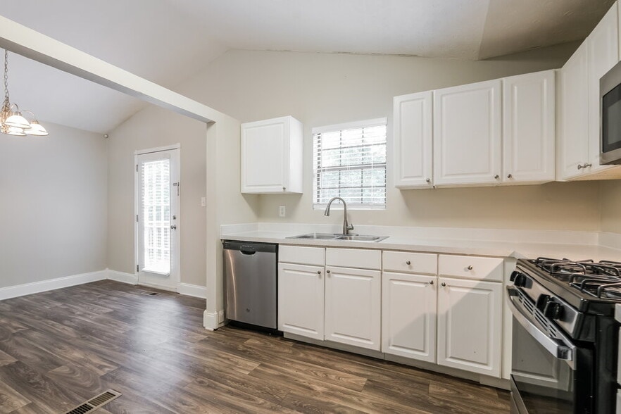 Building Photo - 4910 Brookstone Pkwy