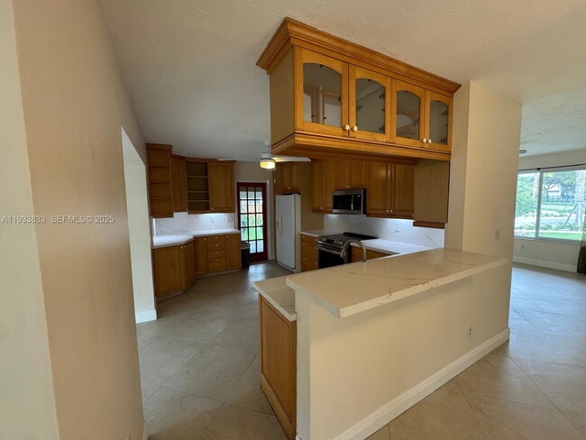 Building Photo - 18600 SW 97th Ave