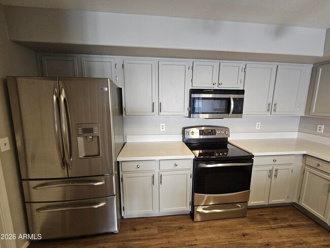 Building Photo - 1142 W Sandy Banks