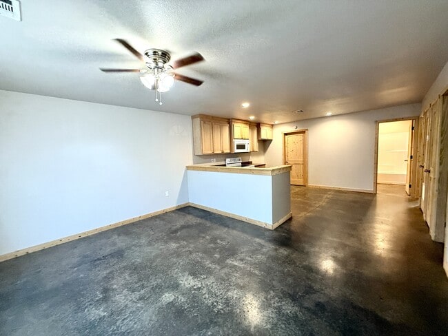 Building Photo - 11955 Sandpiper Rd