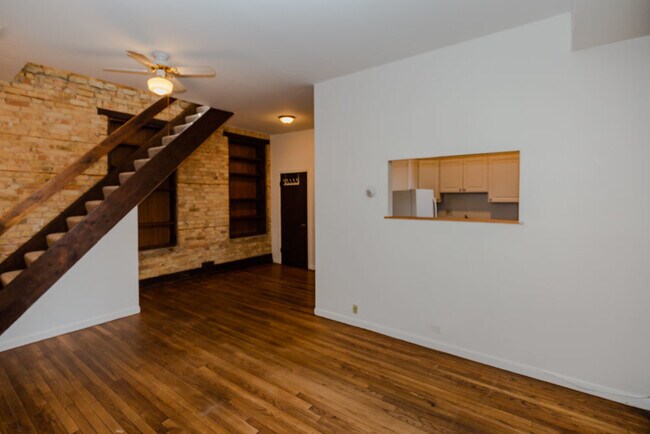 Building Photo - 1257 W Belden Ave