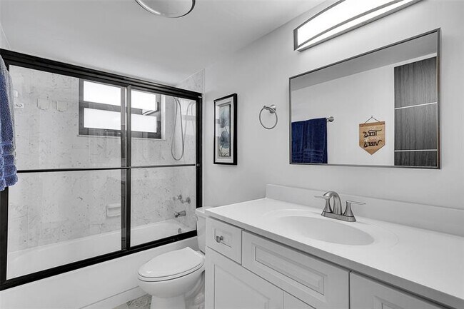 Building Photo - 2301 S Ocean Dr