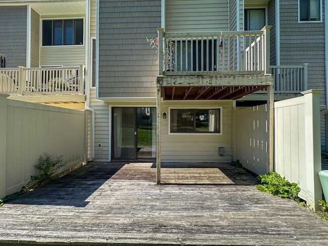 Building Photo - 52 Currier Way