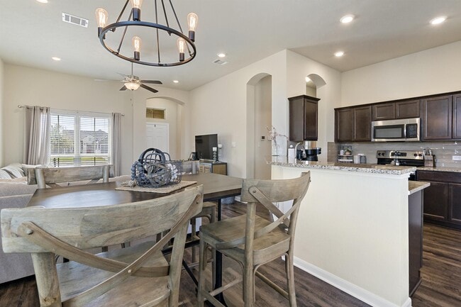 Building Photo - 2000 Bleeker Cv