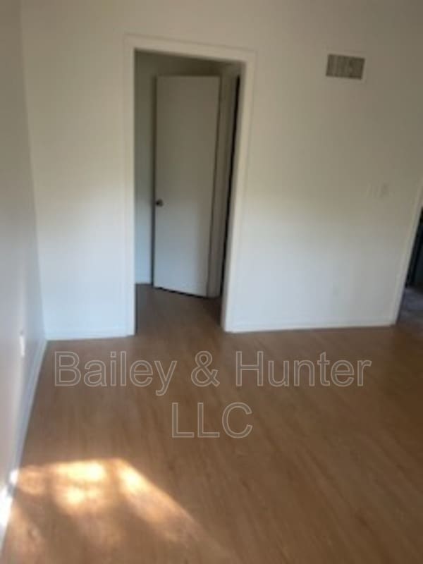 Building Photo - 6012 Regent Manor