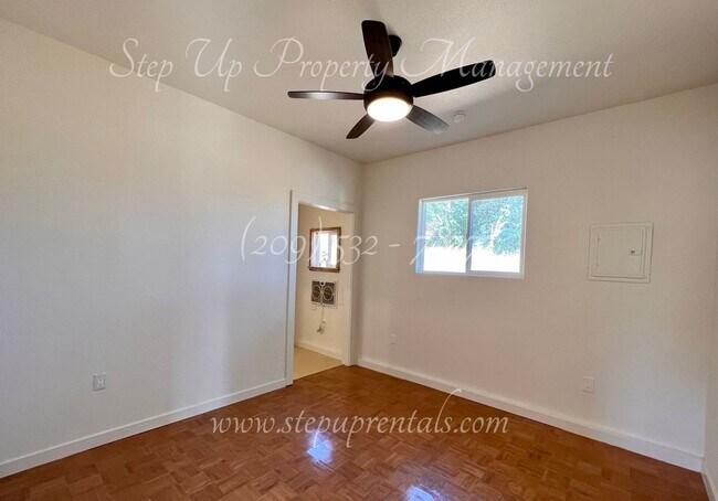 Building Photo - 6655 Jaquima Dr
