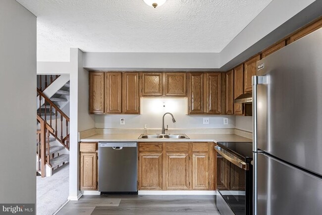 Building Photo - 8025 Tyson Oaks Cir