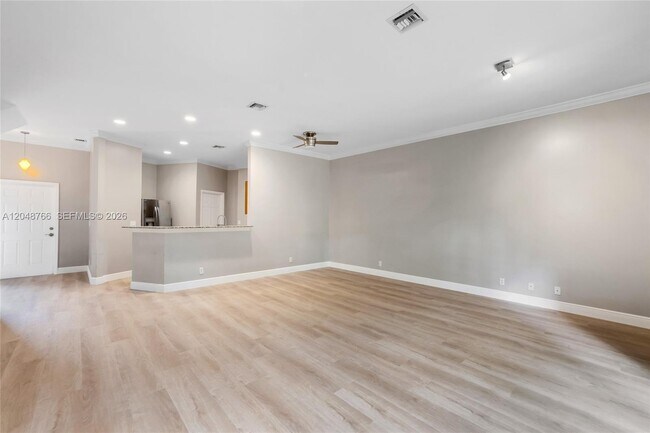 Building Photo - 2929 SW 18th Terrace