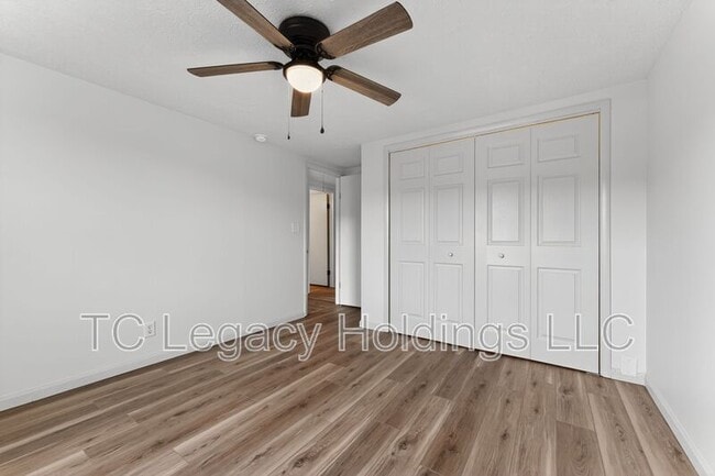 Building Photo - 1121 Eastwood Dr