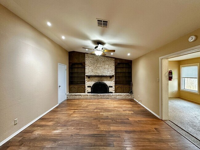 Building Photo - Remodeled Bathrooms