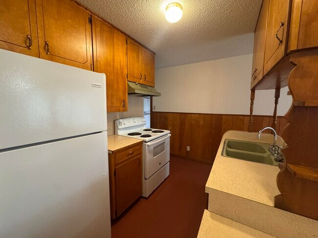 Building Photo - 132 Lake Breeze Dr