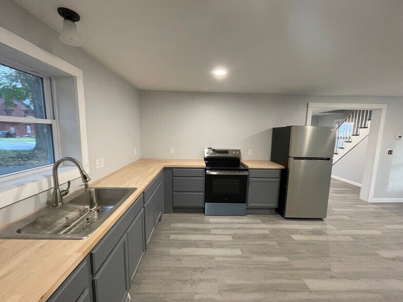 Building Photo - 25 High St