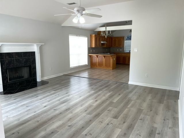 Building Photo - 7646 Quorum Dr
