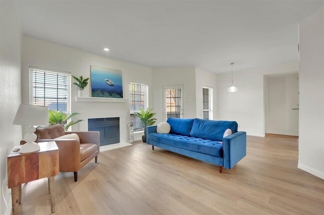 Building Photo - 1700 Amelia Ct