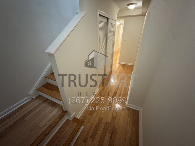 Building Photo - 1609 W Diamond St