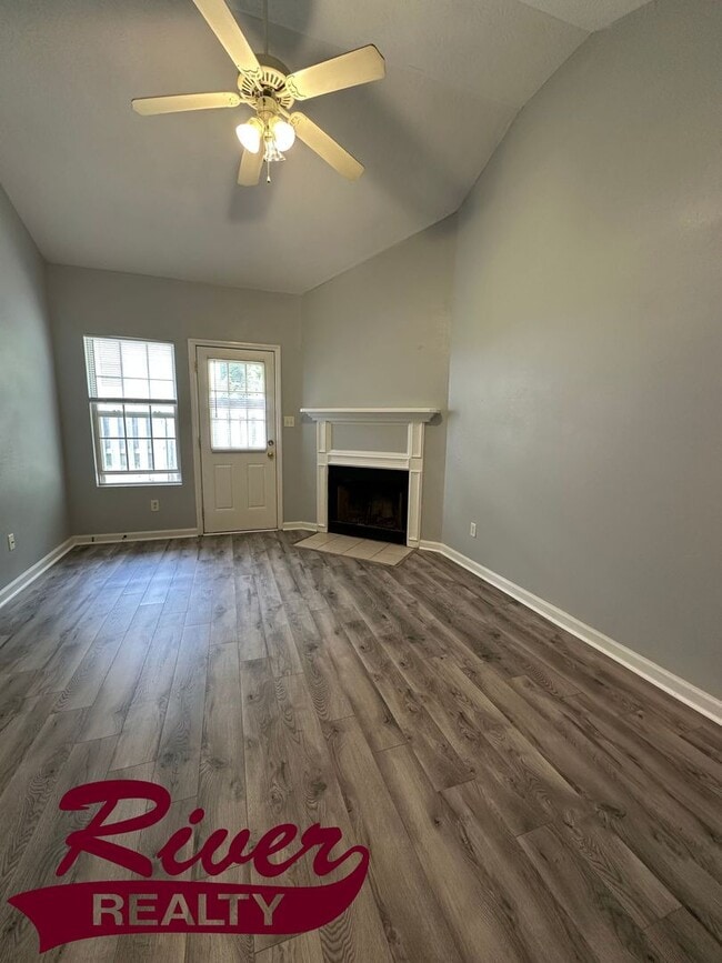 Building Photo - Townhouse in Augusta