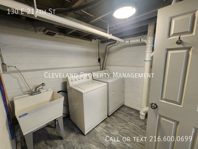 Building Photo - 130 E 217th St