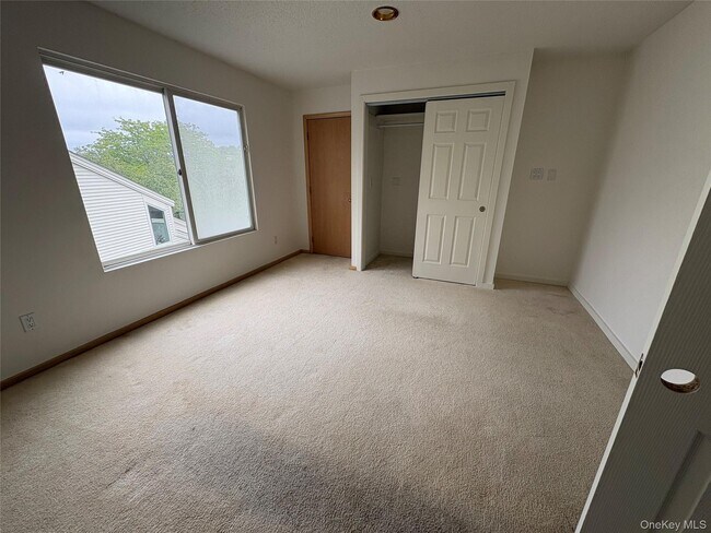 Building Photo - 41 Waterside Close