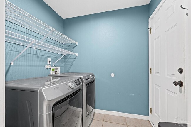 Building Photo - 817 Binnacle Pl