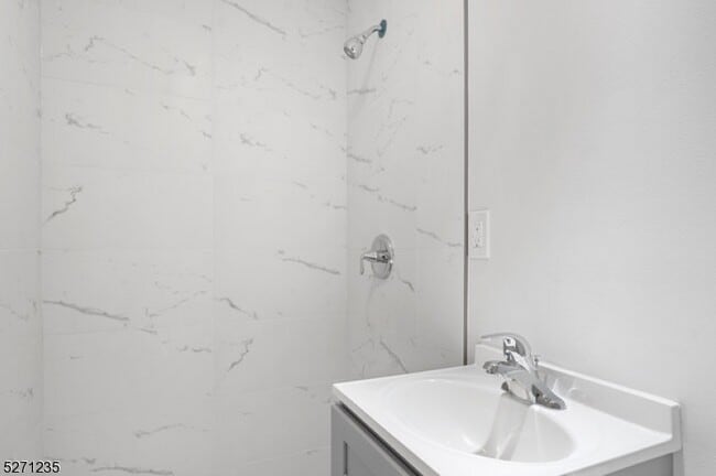 Building Photo - 567 Eagle Rock Ave