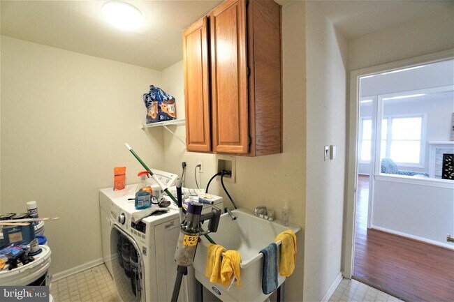 Building Photo - 104 Hidden Creek Dr